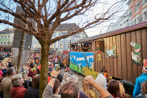 fasching-laufen-23-02-21-16-37-15