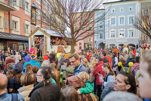 fasching-laufen-23-02-21-16-34-16