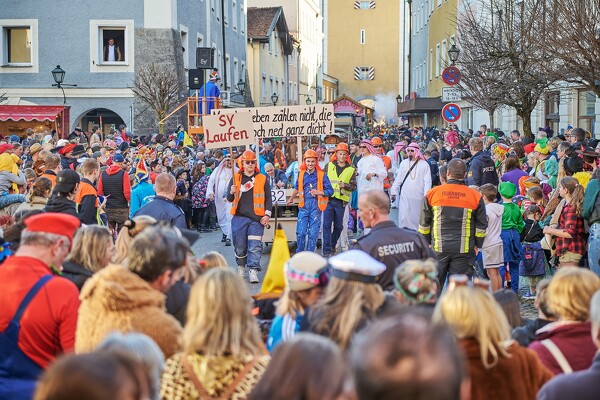 fasching-laufen-23-02-21-16-26-00