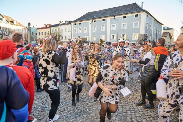 fasching-laufen-23-02-21-16-19-52