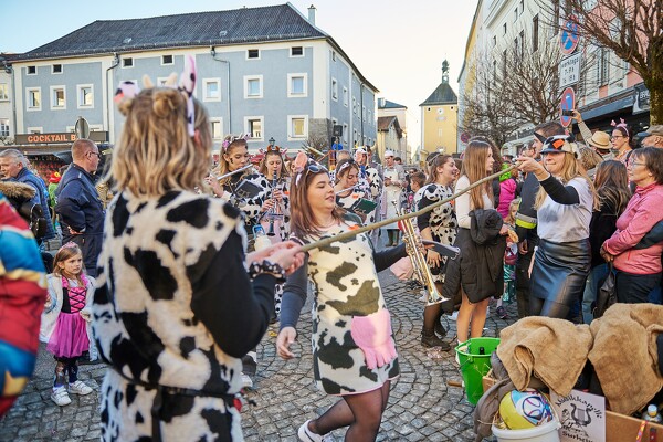 fasching-laufen-23-02-21-16-19-39