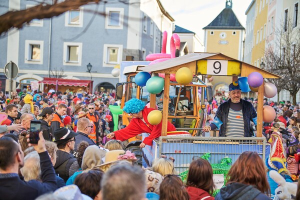 fasching-laufen-23-02-21-15-38-39