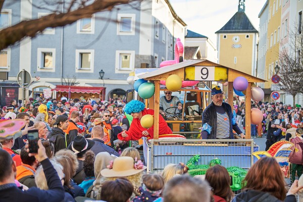 fasching-laufen-23-02-21-15-38-37