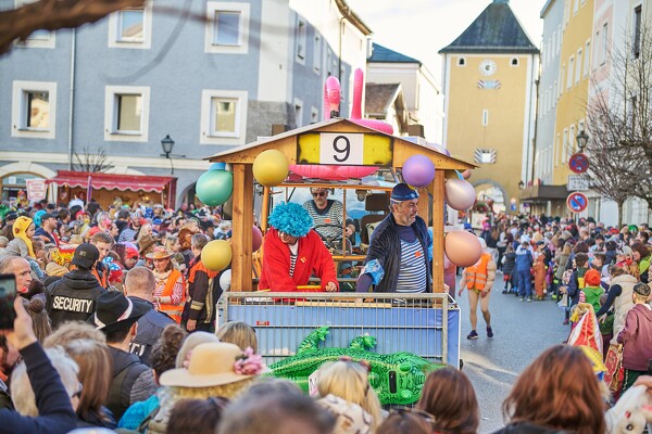 fasching-laufen-23-02-21-15-38-35