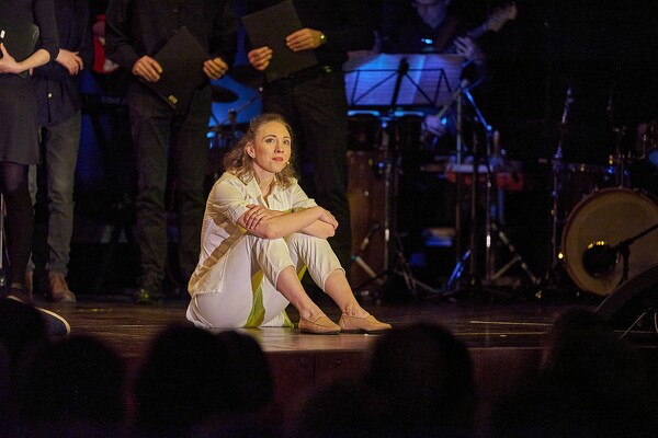 maria-23-05-06-19-51-56