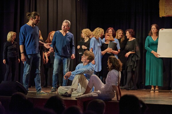 maria-23-05-06-20-16-29