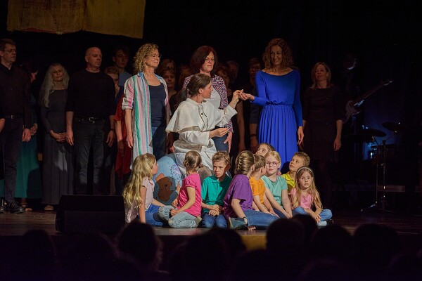 maria-23-05-06-20-30-15