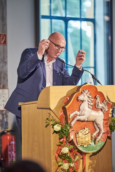 f100-23-06-30-18-59-40