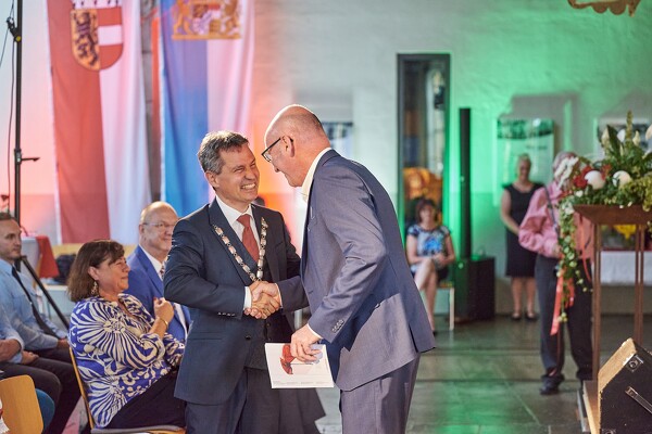 f100-23-06-30-19-10-40