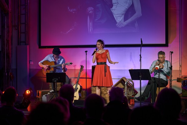 ak-23-09-29-19-37-21