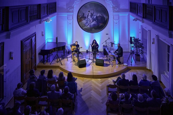 fm-23-10-20-20-30-23