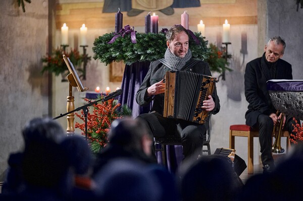 hn-23-12-08-16-17-33