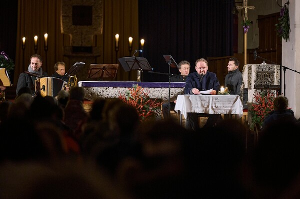 hn-23-12-08-17-14-53