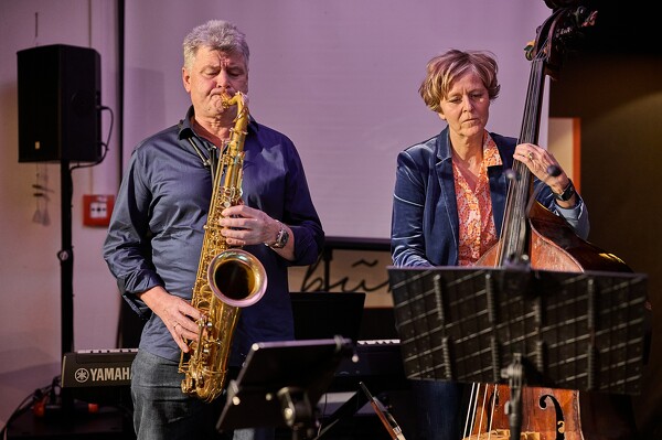 zf-24-03-27-21-25-50