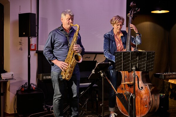 zf-24-03-27-21-27-25