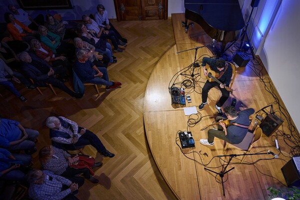 mkjb-24-10-25-22-15-44