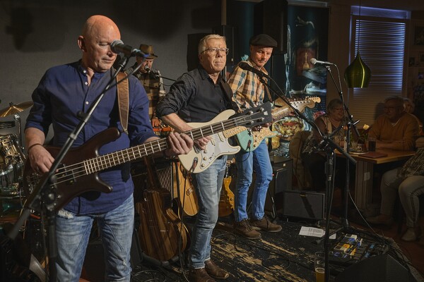 ed-25-02-06-21-38-09