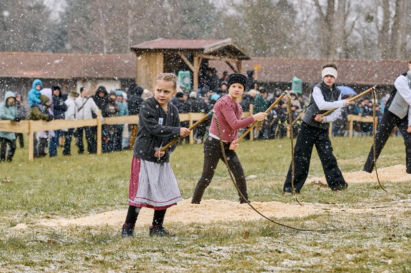 schnalzen-25-02-16-13-31-28