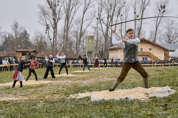 schnalzen-25-02-16-13-32-04