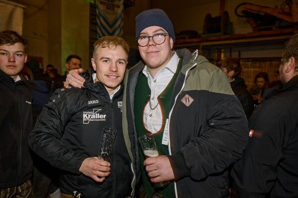 schnalzen-25-02-16-19-18-03