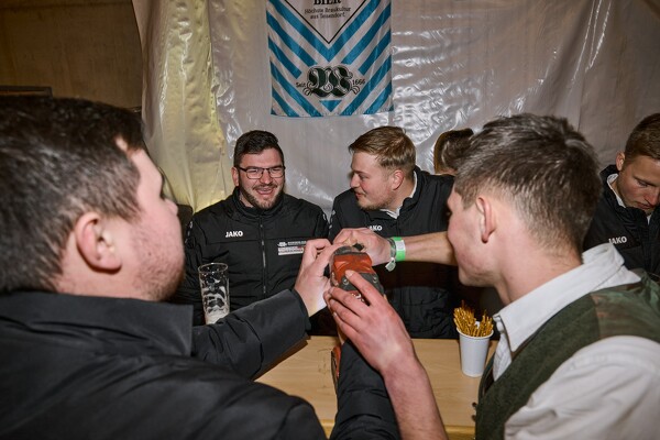 schnalzen-25-02-16-19-48-55