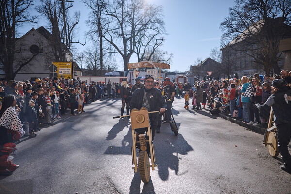 falf-25-03-04-15-27-42