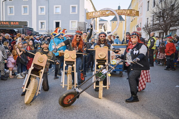 falf-25-03-04-15-40-48