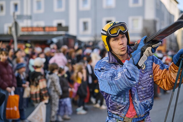 falf-25-03-04-15-43-35