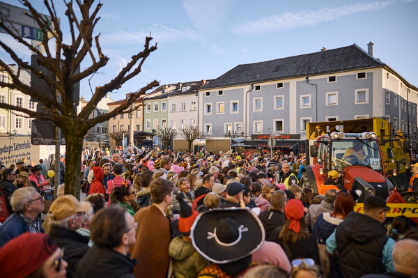 falf-25-03-04-15-49-08