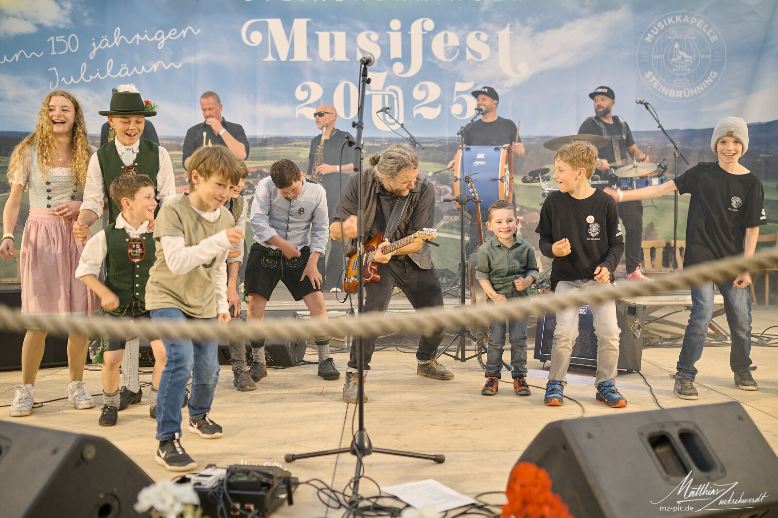 bz-25-05-25-19-14-41.jpg
