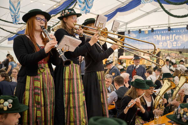 fa-25-05-28-18-43-36