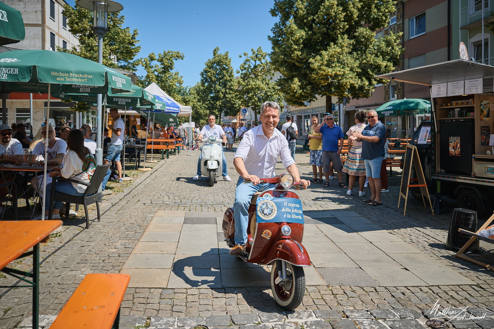 vespa-25-06-22-11-33-27.jpg