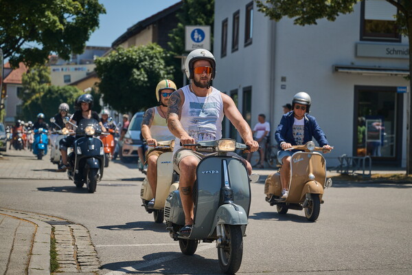 vespa-25-06-22-12-51-00