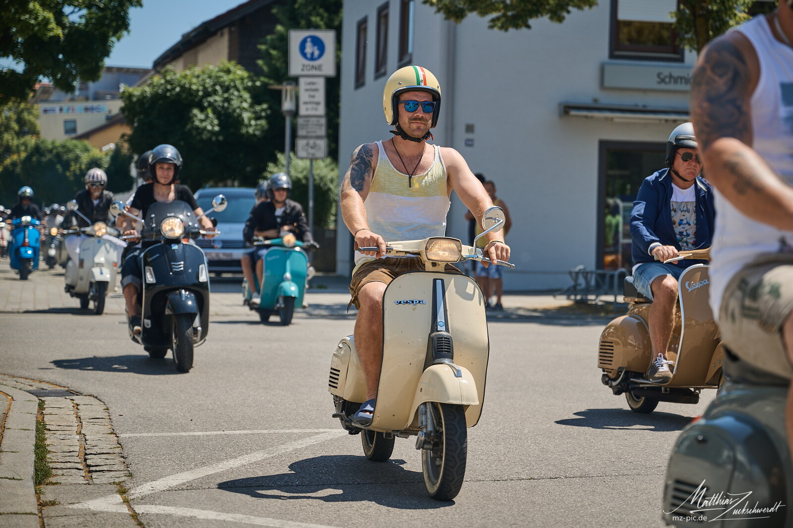vespa-25-06-22-12-51-01.jpg