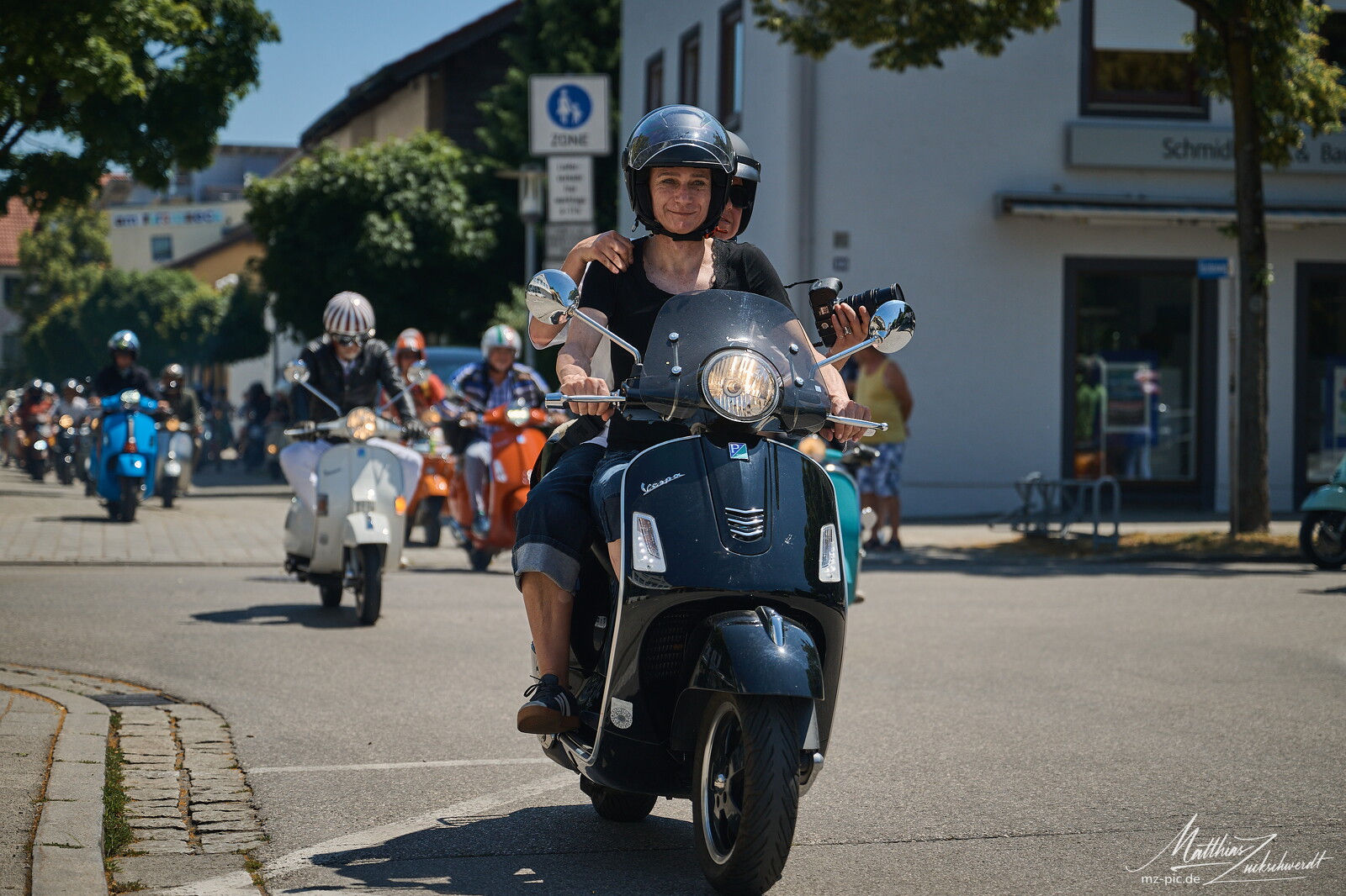 vespa-25-06-22-12-51-02.jpg