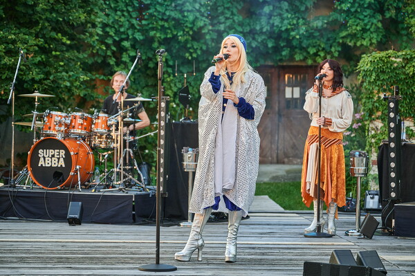 abba-web-25-07-12-20-28-56