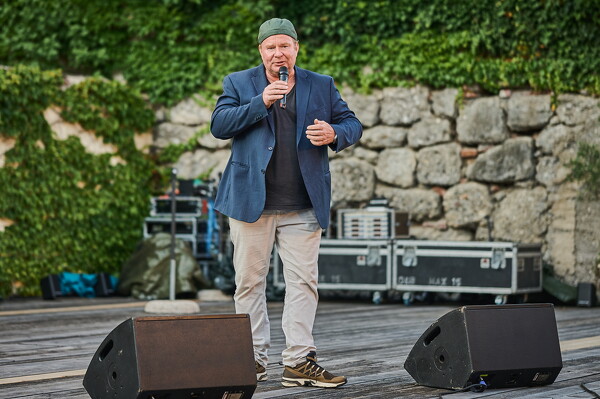 bs-25-07-13-20-00-00