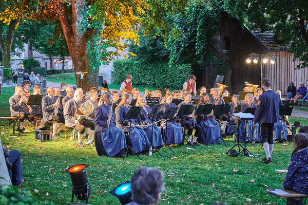 17.07.2025 - Stadtkapelle Laufen im Stadtpark bei den Sommernachtskonzerten